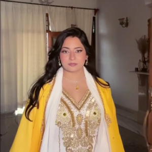White & Yellow Kaftan Style Suit – Royal Traditional Glam 💛